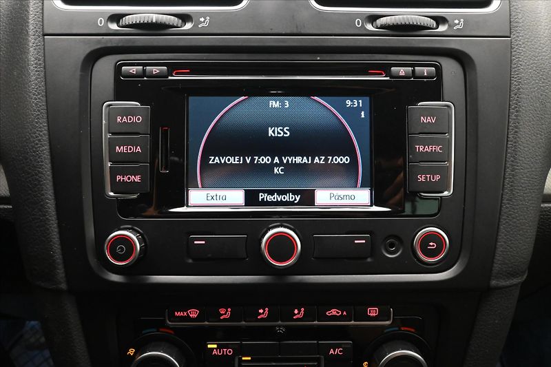 Volkswagen Golf 1,6 TDI 77kW MATCH Navigace - fotka 19 z 27