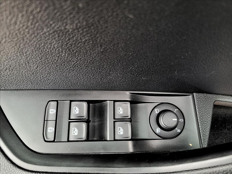 Škoda Superb 1,4 TSI,PHEV,DSG,LED,NAVI,VÝHŘ - fotka 39 z 50