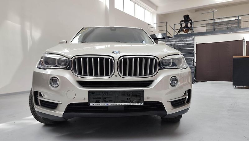 BMW X5 (2014) - fotka 10 z 63