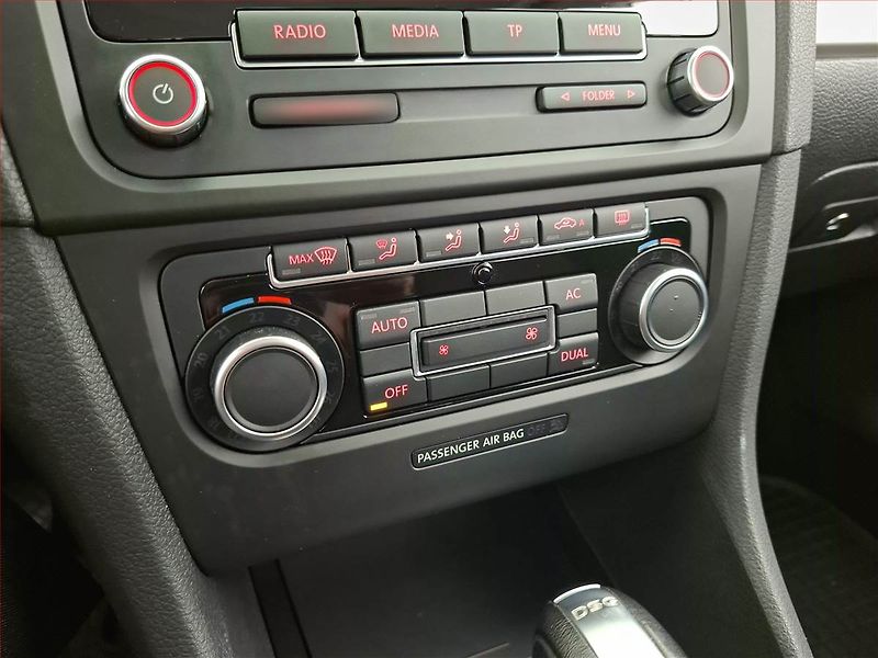 Volkswagen Golf (2011) 1.2 TSI, Automat, Tempomat - fotka 15 z 17