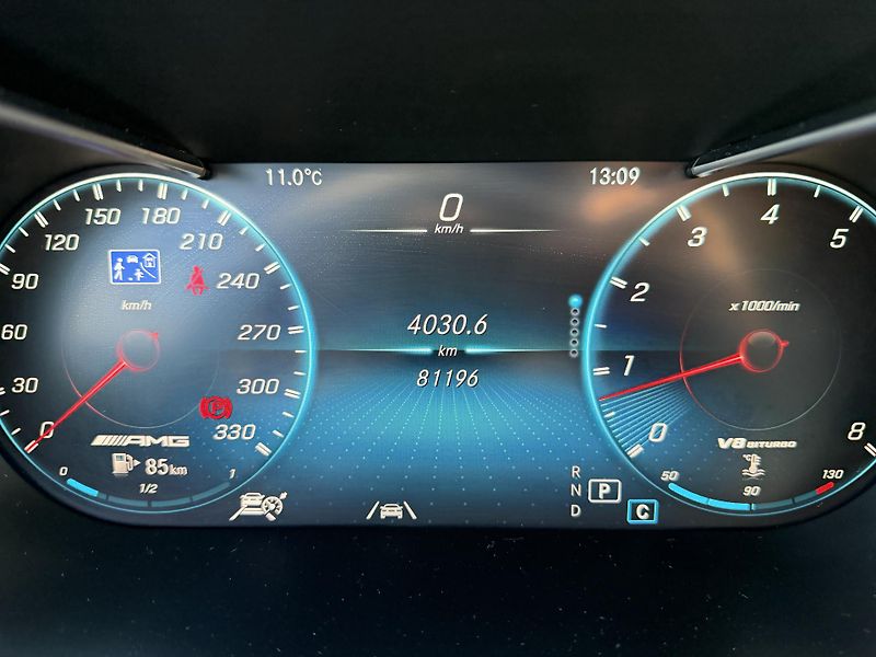 Mercedes-Benz GLC 63 AMG 4MATIC+ PANORAMA NAVI - fotka 17 z 38