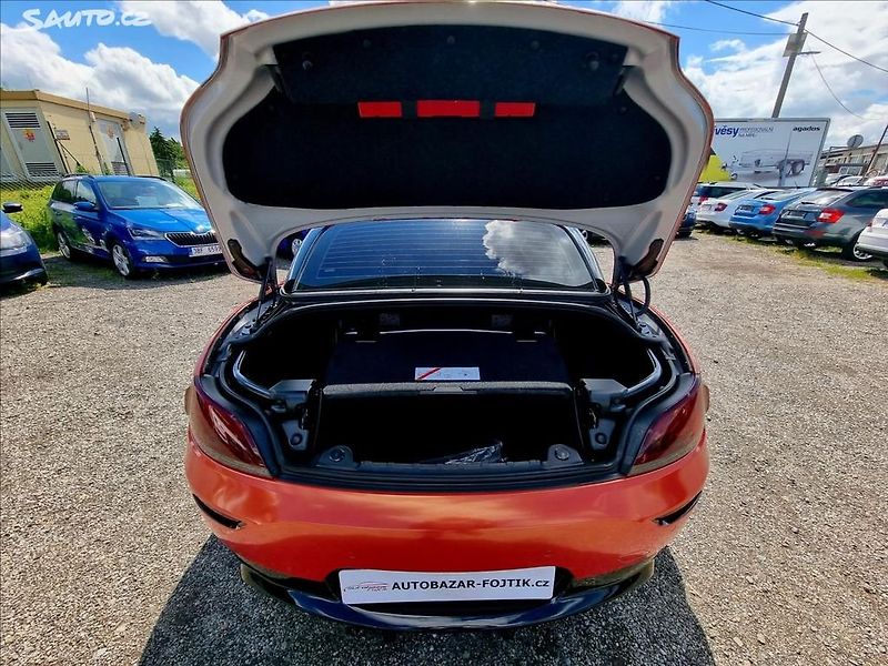BMW Z4 (2012) 3,5 is,sDrive 250KW,lad - fotka 11 z 20