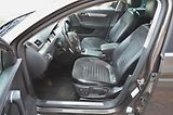 Volkswagen Passat (2014) 2.0 TDi 103kW Highline / ČR  - náhled 17
