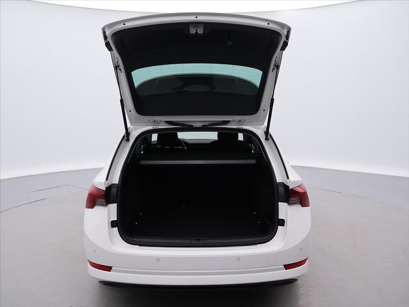 Škoda Octavia 2,0 TDI DSG 4x4 CZ Style DPH - fotka 9 z 34