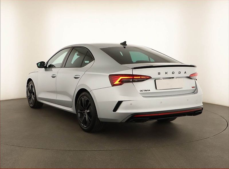 Škoda Octavia (2025) RS 2.0 TSI, RS, MATRIX, KAMERA - fotka 4 z 18