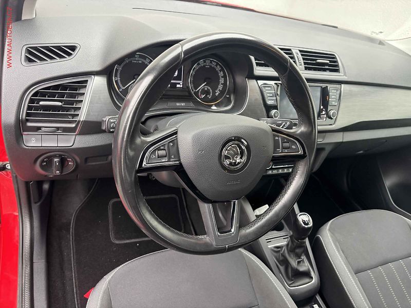 Škoda Fabia (2019) 1.0 TSI, ČR, LED, AC, temp - fotka 12 z 17