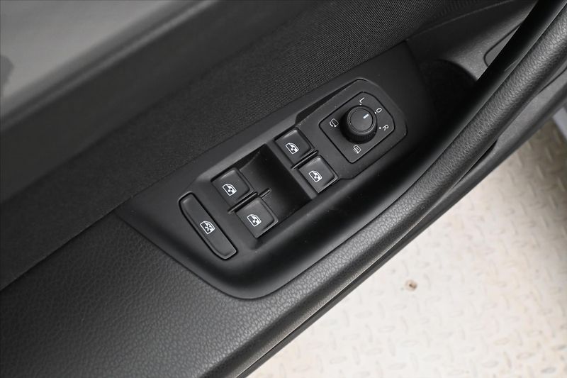 Volkswagen Passat 2,0 TDI 110kW Business Záruka - fotka 21 z 25