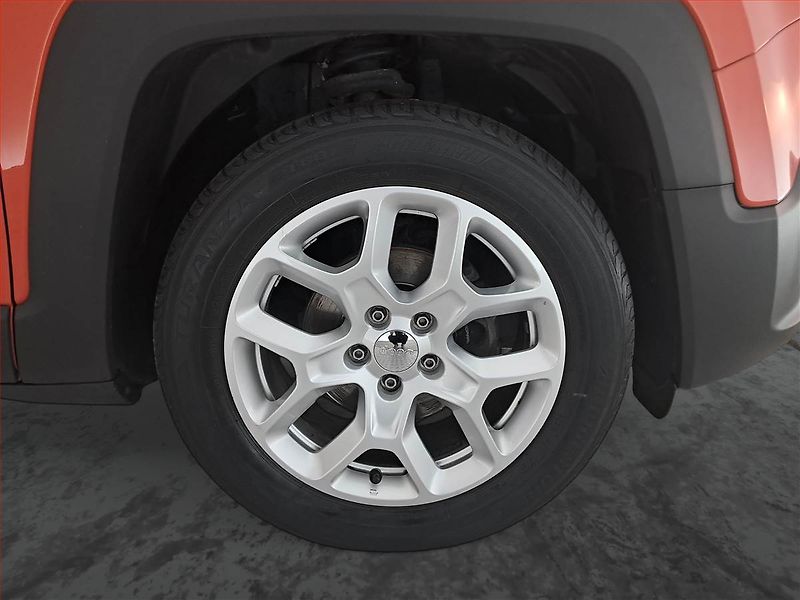 Jeep Renegade (2015) 1.4 MultiAir, Automat - fotka 15 z 18