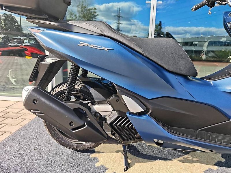 Honda PCX 125 (2023) najeto 1.865 Km - fotka 14 z 17