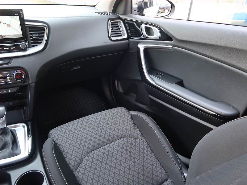 Kia Ceed (2021) Gold 1.5 T-GDI, Automat - fotka 8 z 18