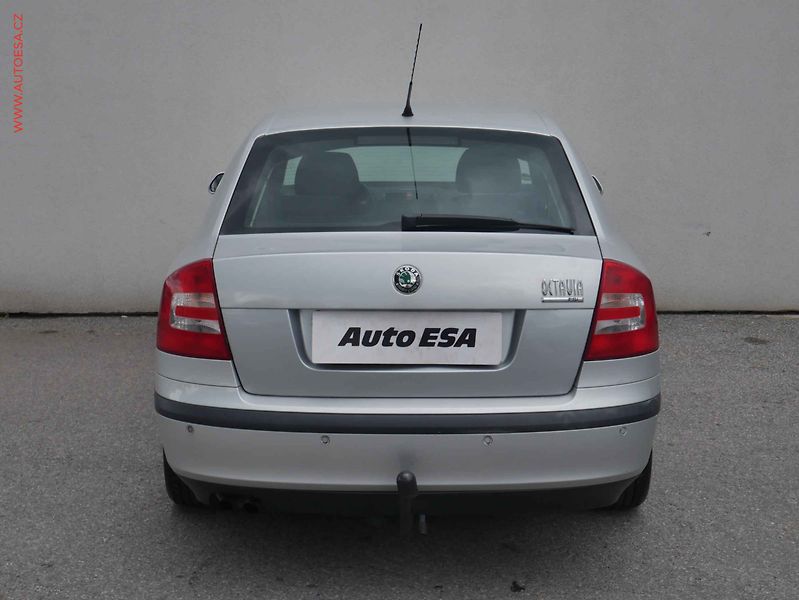 Škoda Octavia (2006) 2.0FSi, autoAC - fotka 5 z 14