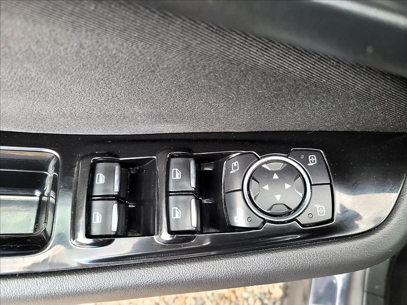 Ford Galaxy 2,5 Již není k dispozici - fotka 37 z 50