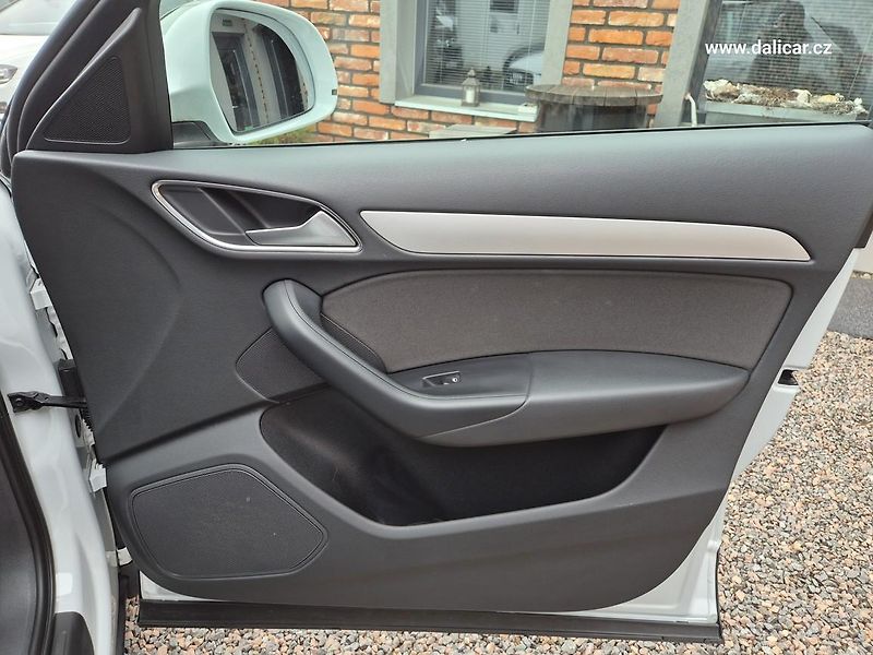 Audi Q3 (2018) 1.4 TFSi 92KW SPORT - fotka 39 z 53