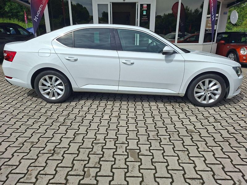 Škoda Superb (2015) 2.0TDI 110kW MAN -NEHAVAROVÁNO - fotka 9 z 47