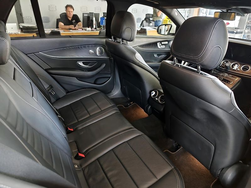 Mercedes-Benz Třídy E (2020) E220CDI All-terrain TOP VÝBAVA - fotka 17 z 25