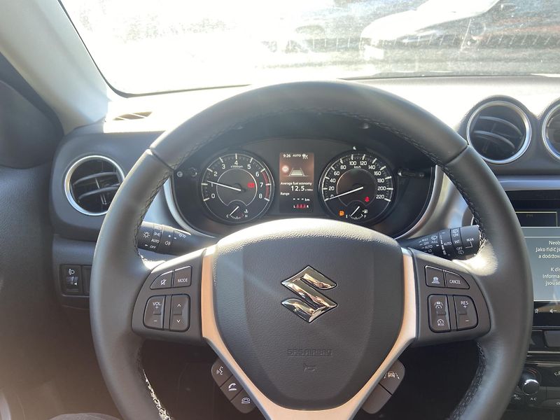 Suzuki Vitara 1.4 BoosterJet 81kW Premium Al - fotka 15 z 21