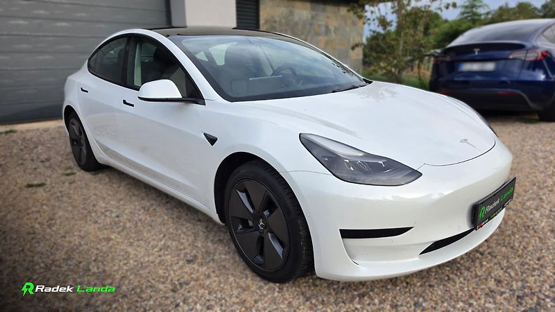 Tesla Model 3 (2021) Standard Range+, LFP, Tažné - fotka 1 z 12