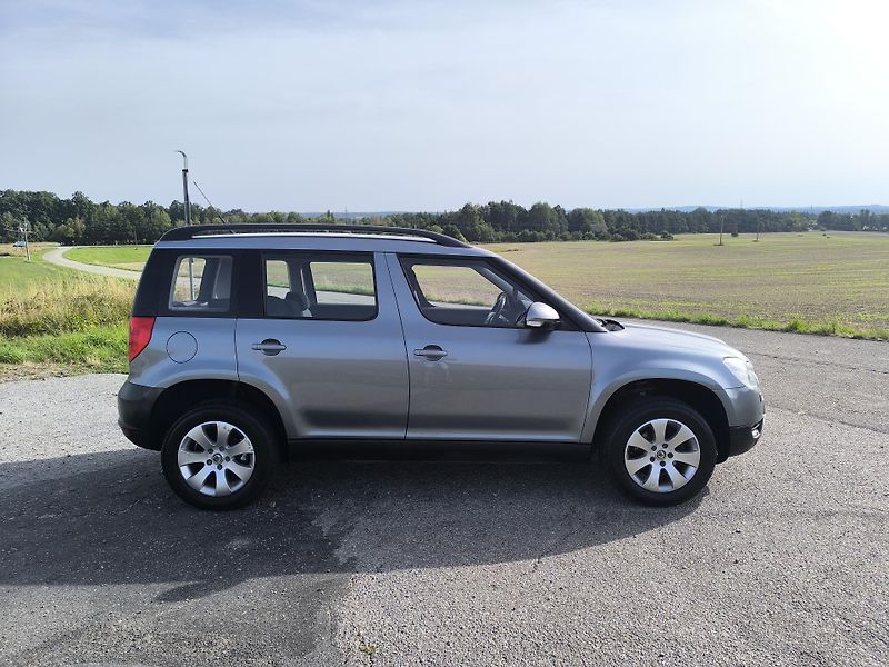 Škoda Yeti (2010) 1.2 TSI  DOLOŽENÉ KM - fotka 6 z 27