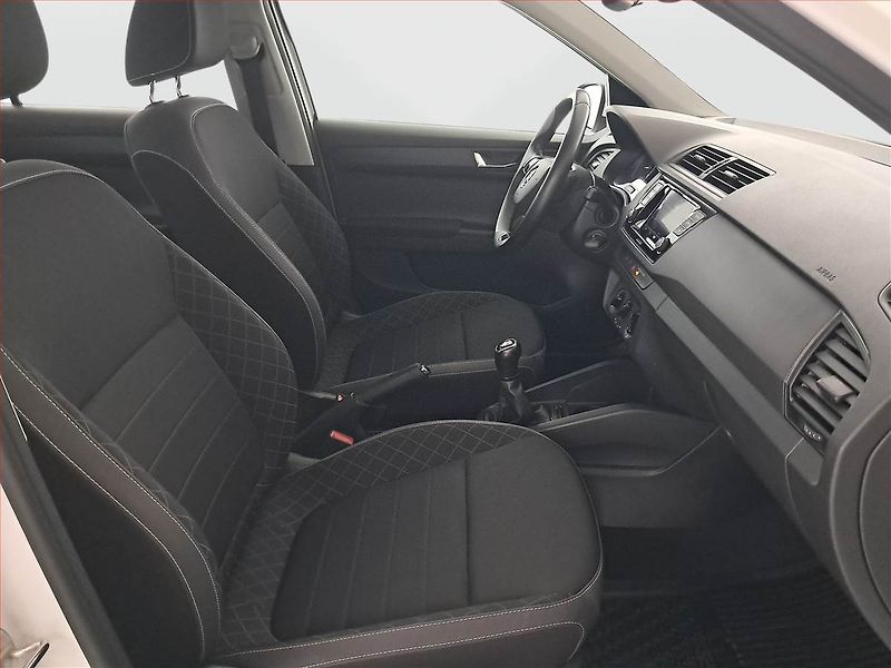 Škoda Fabia (2022) Ambition 1.0 TSI, ČR,1.maj - fotka 9 z 16