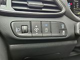 Hyundai i30 1.5i Family, serv.kn., 1.maj. - náhled 14