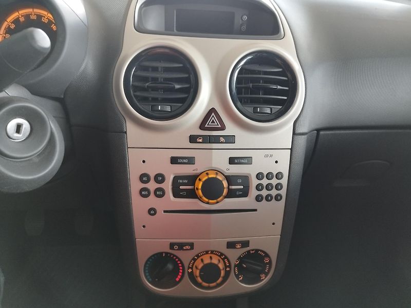 Opel Corsa (2009) 1,2i,59KW.KLIMA,SERVISNÍ KNIHA - fotka 15 z 23