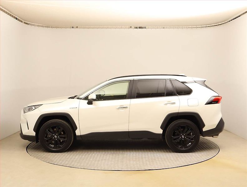 Toyota RAV4 (2021) 2.5 Hybrid - fotka 3 z 30