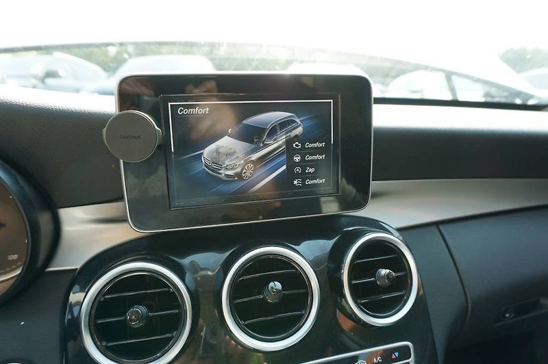 Mercedes-Benz Třídy C (2017) C220  4 MATIC - fotka 16 z 48