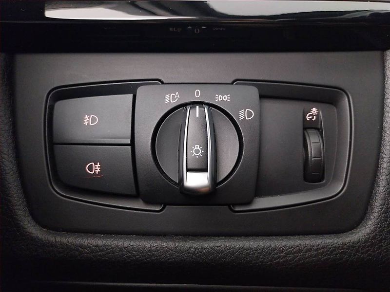 BMW Řada 3 (2014) M Sport 320 d, 4X4, Automat - fotka 19 z 22