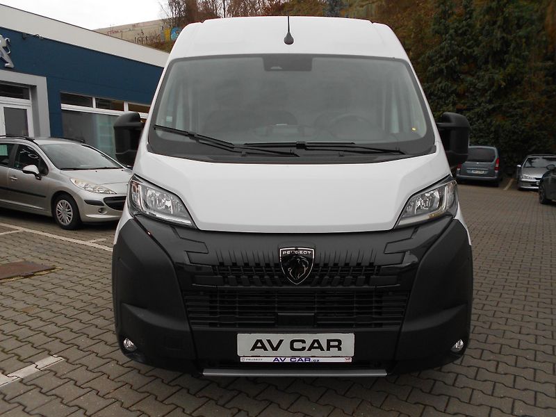 Peugeot Boxer 3500 L3H2 BlueHDi 140k - fotka 2 z 9