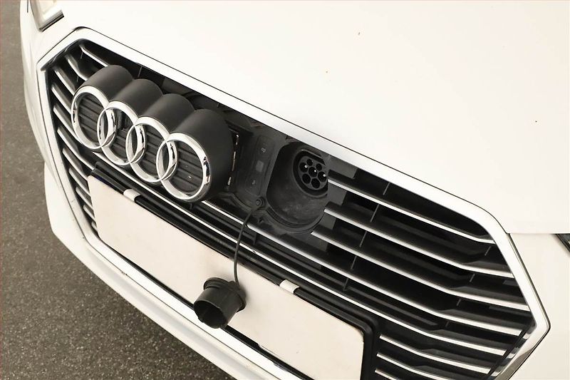 Audi A3 (2017) e-tron, Automat, Navi - fotka 20 z 21