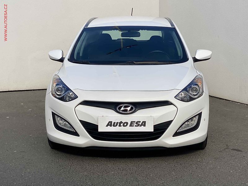 Hyundai i30 (2017) 1.6GDi, ČR, AC, temp - fotka 2 z 16