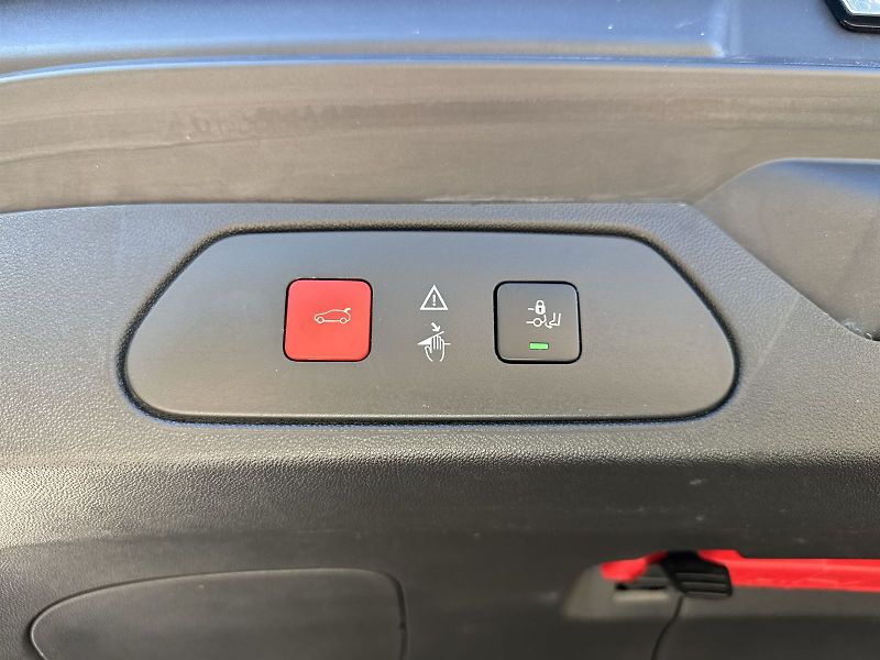 Opel Grandland X (2020) 1.6 Turbo PHEV 4x4 Automat - fotka 27 z 33