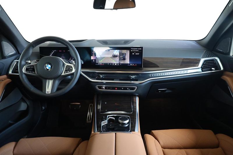 BMW X5 xDrive30d - fotka 5 z 31
