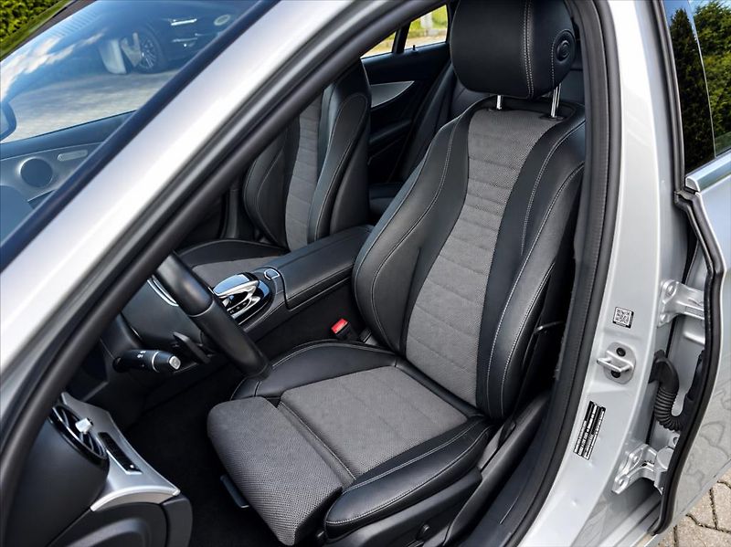Mercedes-Benz Třídy E 2,0 E 220 d / 9G-TRONIC - fotka 9 z 48