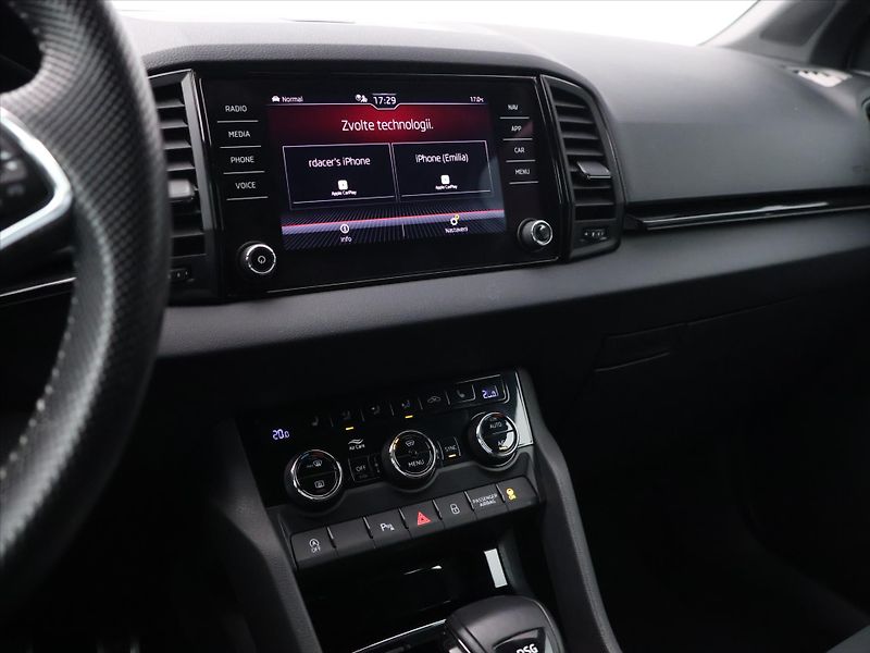 Škoda Karoq 1,5 TSI 110kW Sportline DSG CZ - fotka 17 z 27
