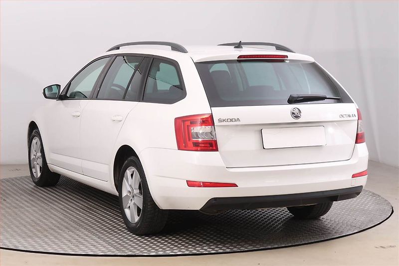 Škoda Octavia (2013) Elegance 2.0 TDI, Serv.kniha - fotka 4 z 16
