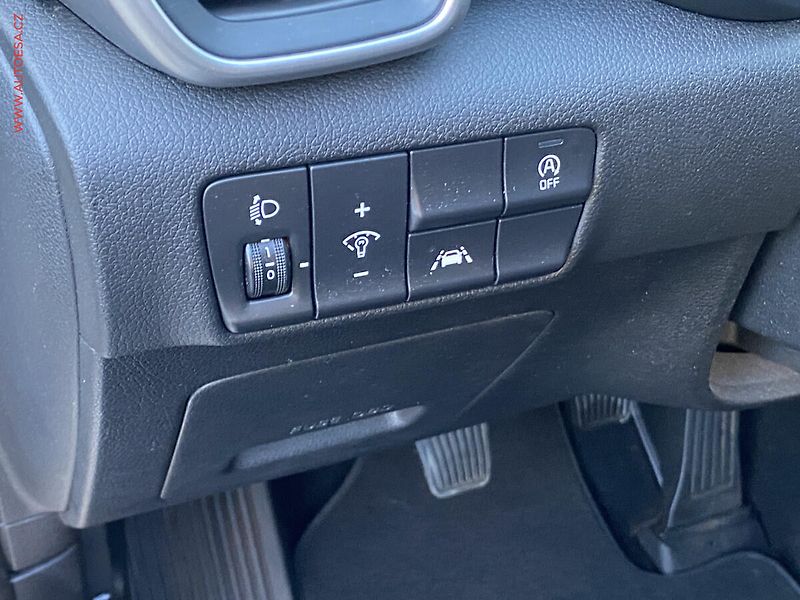 Kia Sportage (2019) 1.6 T-GDi AWD, Exclusive - fotka 12 z 17