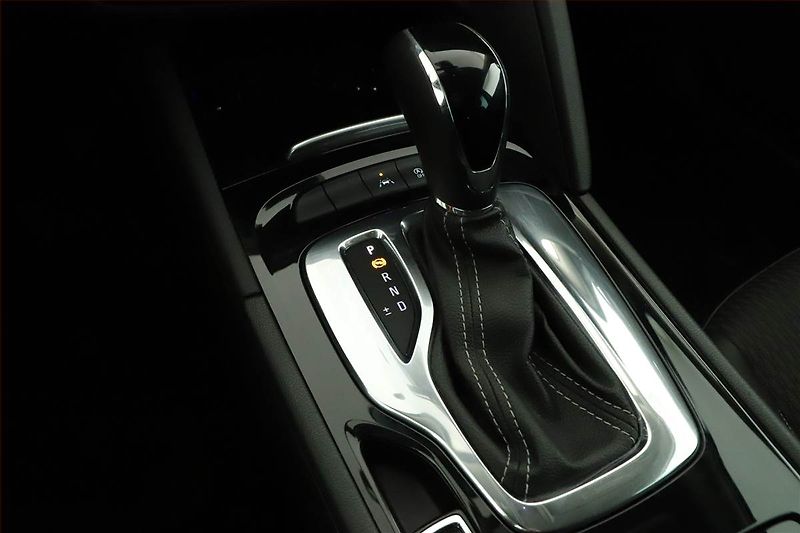 Opel Insignia (2018) 2.0 CDTI, Automat, Navi - fotka 10 z 16