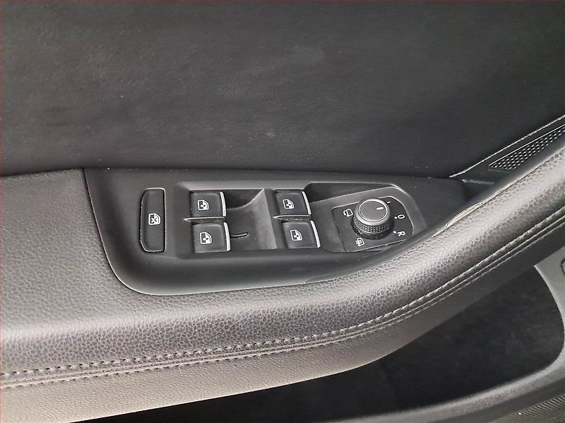 Volkswagen Passat (2018) 2.0 TDI, 4X4, Automat, Kůže - fotka 18 z 25