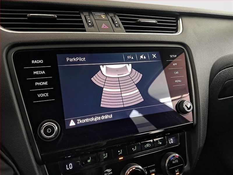 Škoda Octavia (2019) 1.6 TDI, ČR,1.maj, Tempomat - fotka 16 z 19