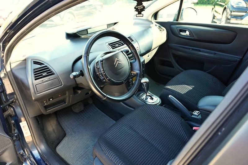 Citroën C4 (2008) 2,0 HDI 16V 100 kW - fotka 16 z 26