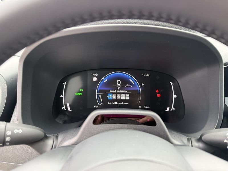 Toyota Aygo 1.5 Hybrid MC26 Style Smart - fotka 17 z 23