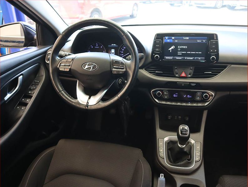 Hyundai i30 (2020) Family 1.6 CRDi, Serv.kniha - fotka 7 z 18