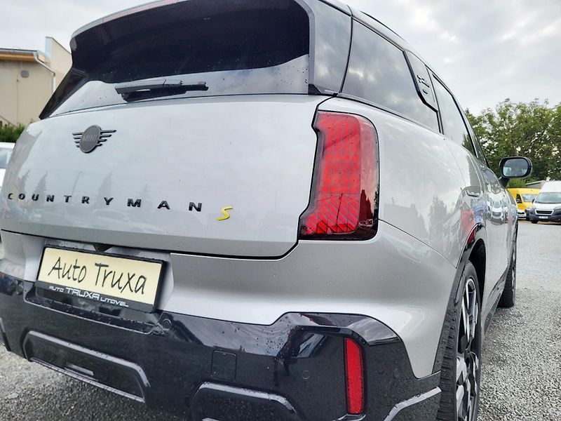 Mini Countryman SE ALL4 ELEKTRO 225kW - fotka 44 z 48
