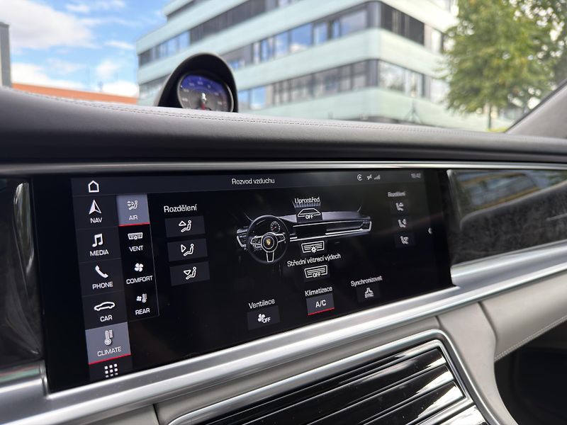 Porsche Panamera (2019) 4S Sport 2.9 324 kW CHRONO - fotka 37 z 51
