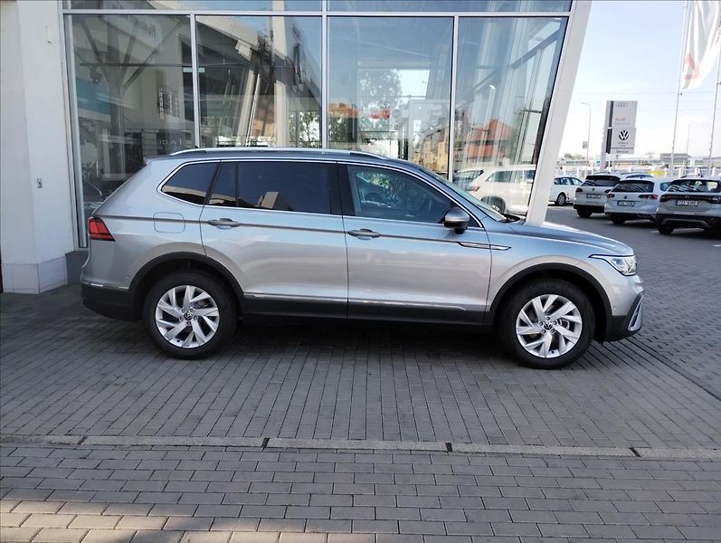 Volkswagen Tiguan Allspace (2023) 2,0 TDI 110kW 4M 7DSG  Life - fotka 4 z 23