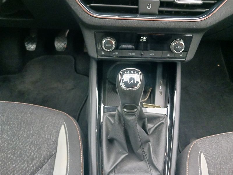 Škoda Kamiq 1,0 TSI 81KW STYLE - fotka 15 z 30