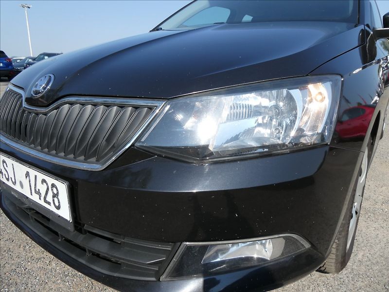 Škoda Fabia 1,0 TSI 81kW Ambition,2 x kola - fotka 4 z 38
