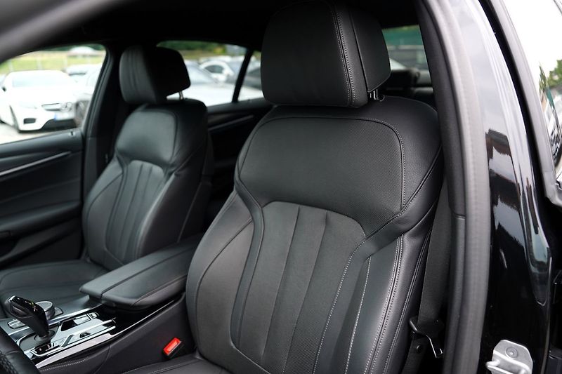 BMW Řada 5 M550i xDrive/Lasery,HUD/530PS - fotka 23 z 44