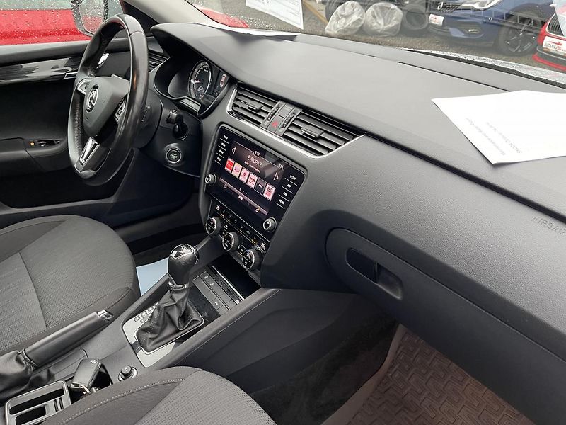 Škoda Octavia 1.5 TSi 110kW DSG-Style-DPH-ČR - fotka 24 z 35